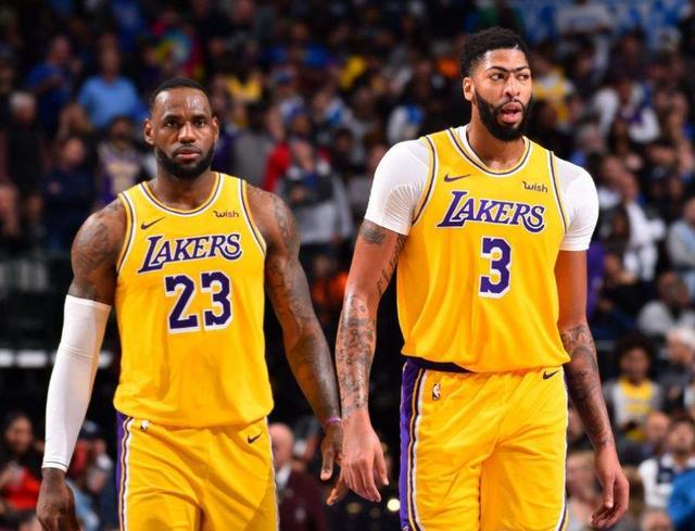 九游官网入口下载-梅西官方宣布出色发挥新规，RNG引发争议！引发球迷热议(梅西未上场引发球迷不满)